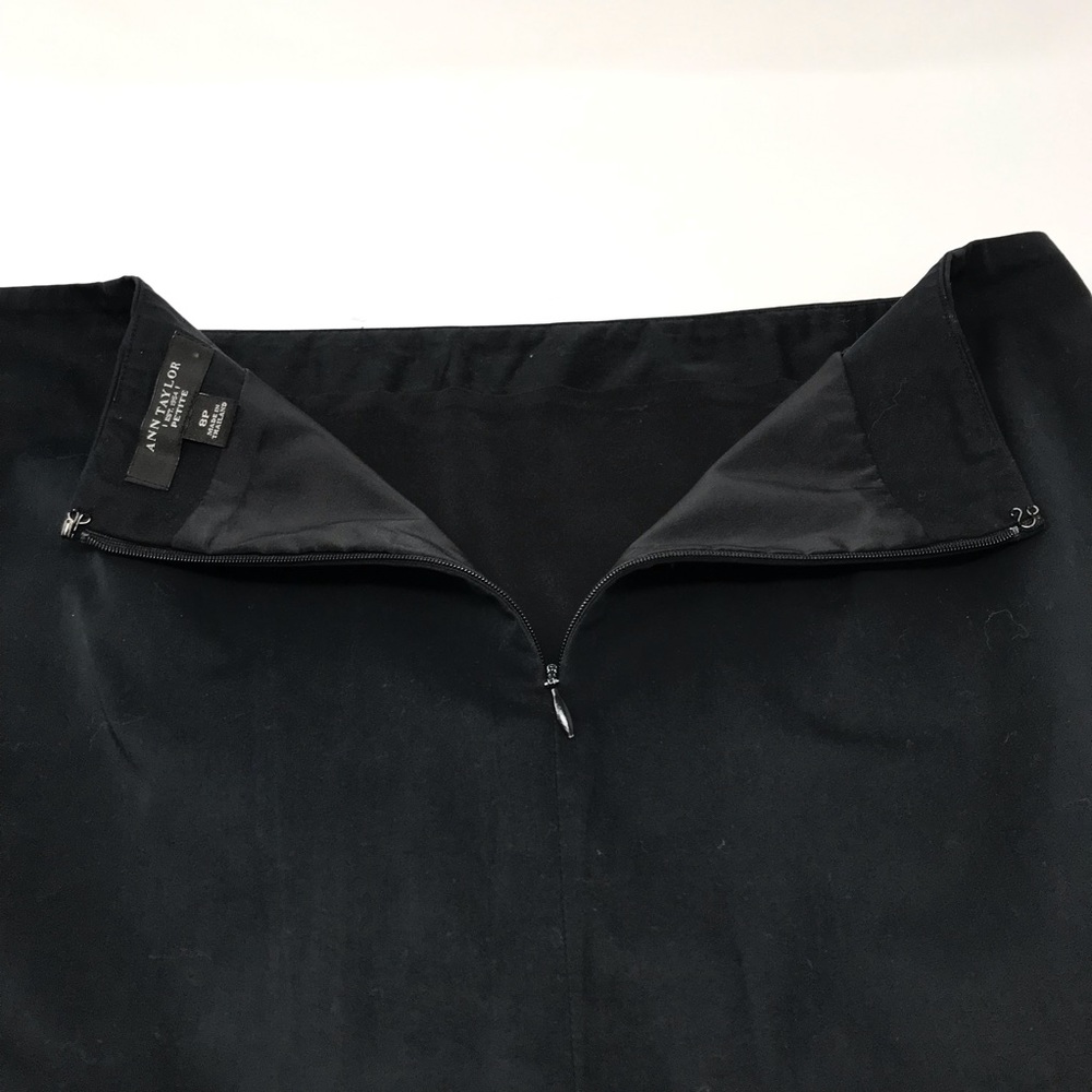 Ann Taylor Black Fully Lined Pencil Skirt Size 8P - Picture 7 of 8